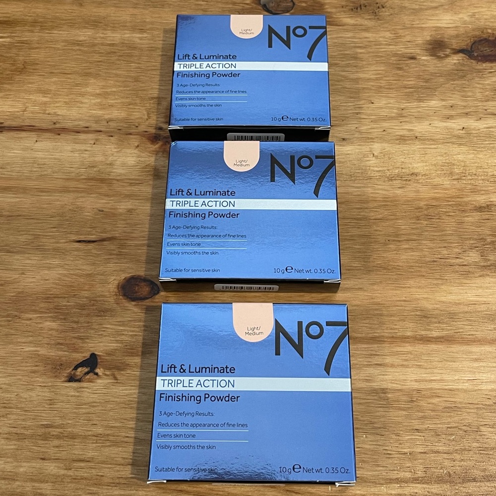 NEW No7 Lift & Luminate Triple Action Finish Poweder (Light/Medium) LOT OF 3